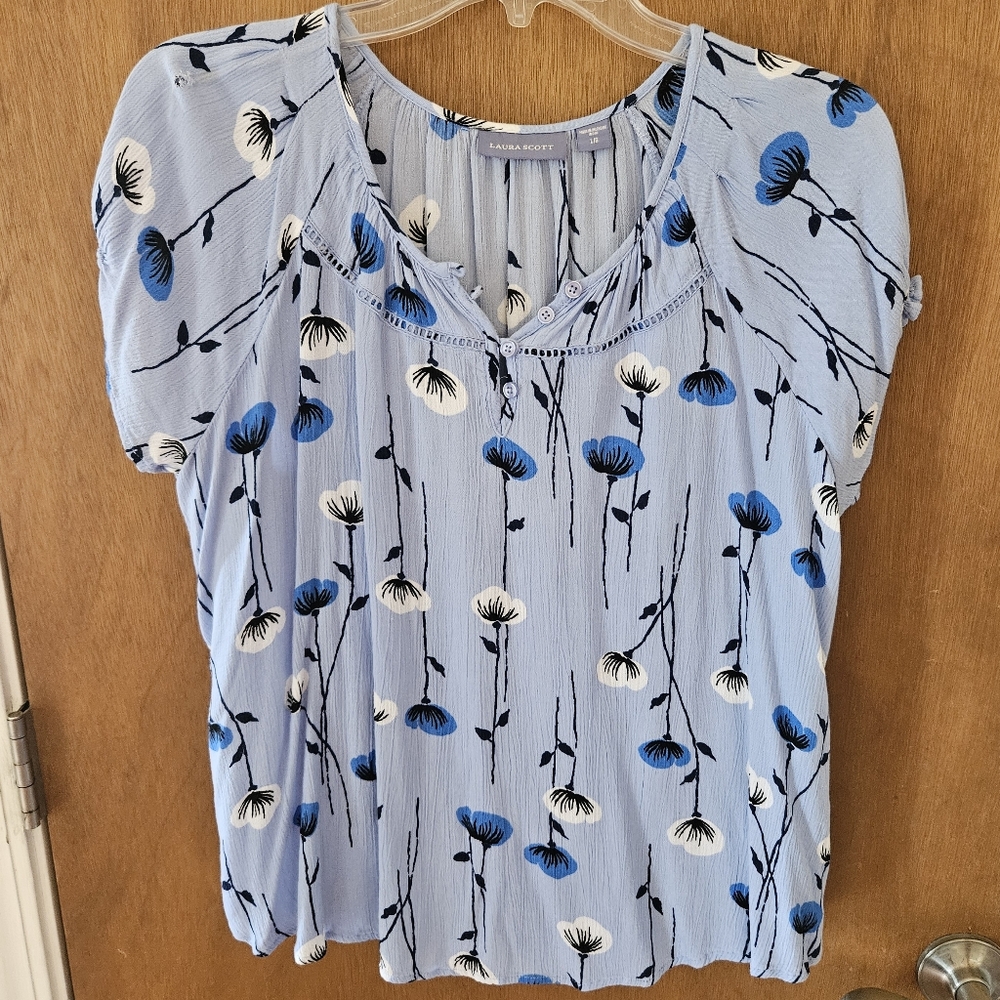 Laura Scott Blue & White Floral Blouse - Large